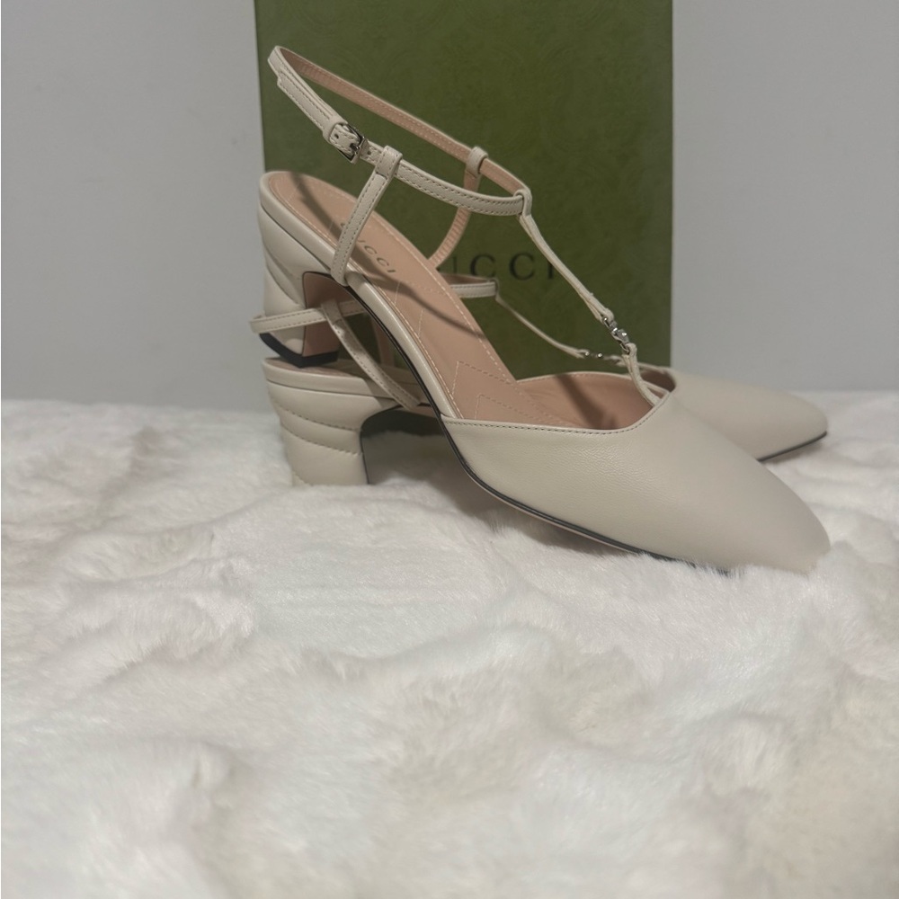 Gucci Elegant Cream Women's Shoes 8 NEW